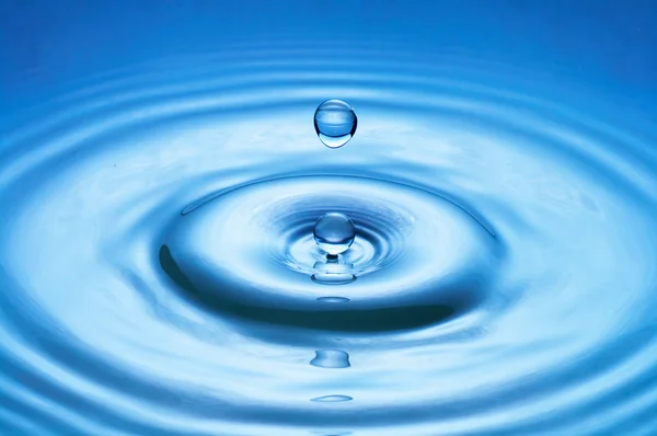 Gota de agua (imagen 32 de 51 ) — Foto de Stock