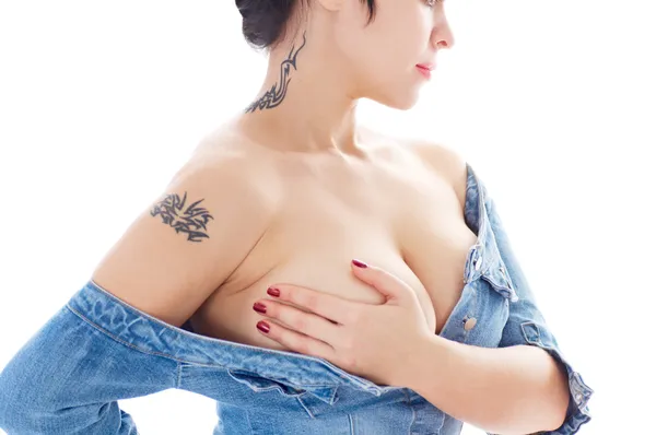 Žena s tetováním — Stock fotografie