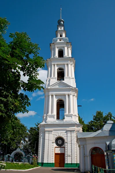 Troitsko-uspensky Katedrali'nin çan kulesi — Stok fotoğraf