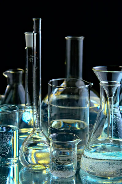 Kolekcja chemicznych kolb — Zdjęcie stockowe