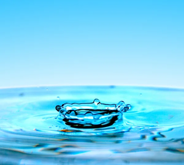 Träffar vatten — Stockfoto