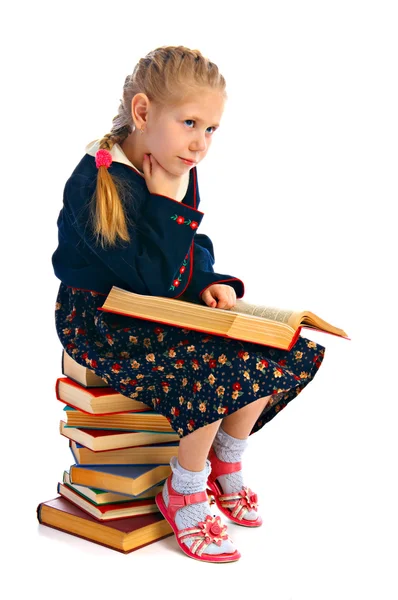 Kitap ile küçük kız — Stok fotoğraf