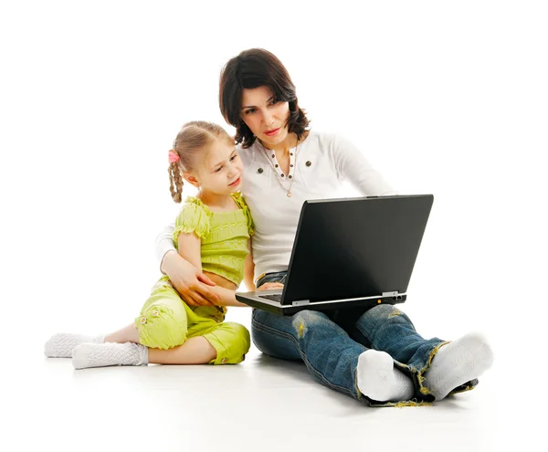 Ma y el niño con ordenador portátil —  Fotos de Stock