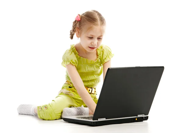 Criança retrato com laptop — Fotografia de Stock