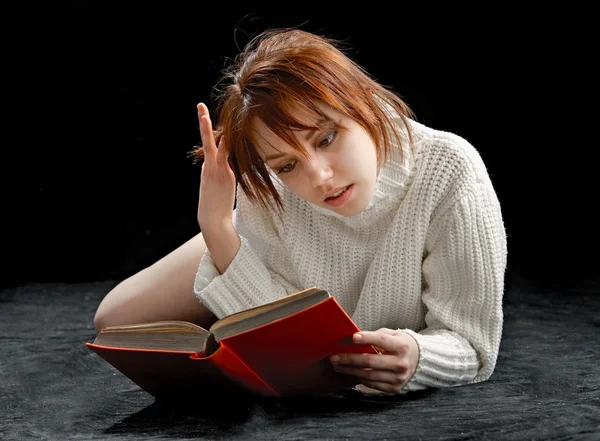 Woman reading — Stock Photo, Image