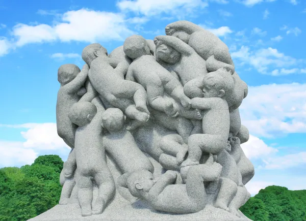 Скульптура детей — стоковое фото