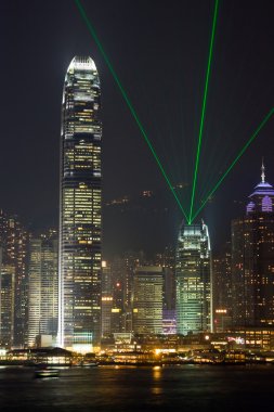 Lazer ile Hong kong gece gösterisi