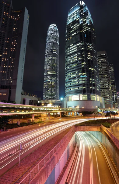 Трафік через центр міста в Hong kong — стокове фото