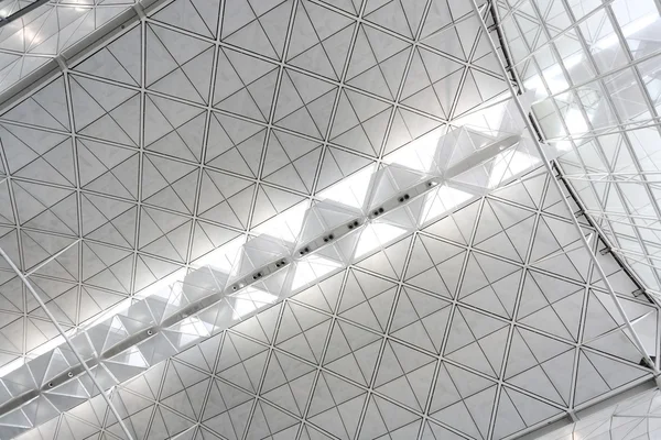 Потолок Гонконгского международного аэропорта — стоковое фото
