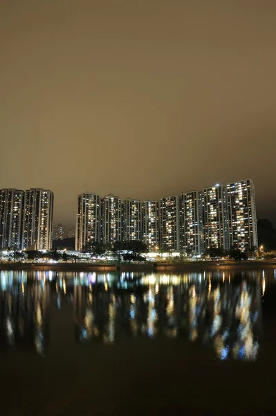 Hong Kong casa pública e rio — Fotografia de Stock