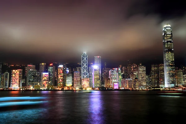 Hong kong, město v noci — Stock fotografie