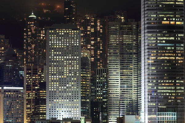 Detaljer för business byggnader på natten — Stockfoto
