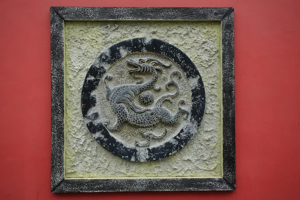 Escultura dragão bronze — Fotografia de Stock