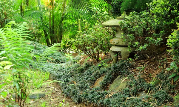 Angolo in giardino in stile cinese — Foto Stock