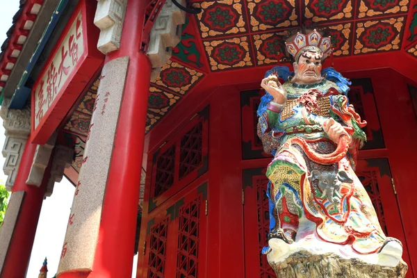 Estatua en templo chino — Foto de Stock