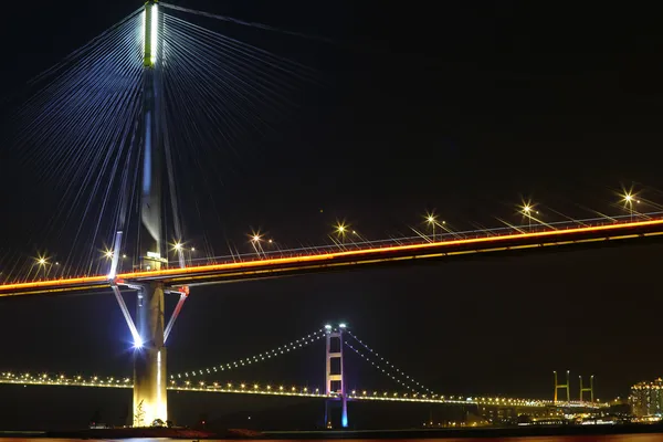 夜に香港の橋 — ストック写真