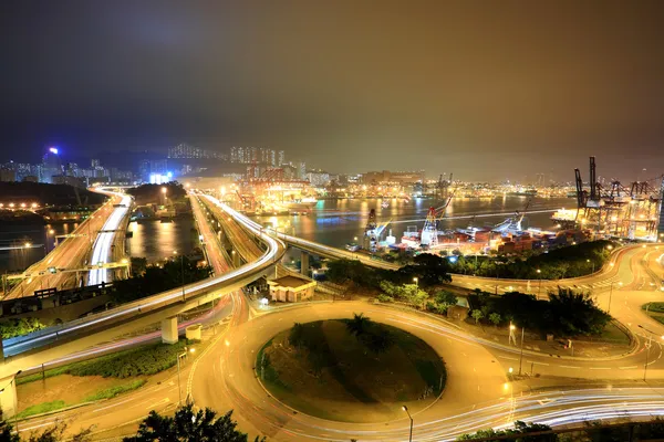 Cargo terminal och motorvägar i Hongkong — Stockfoto