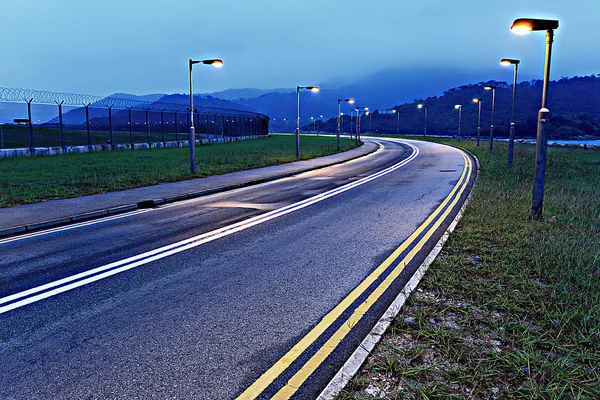 Silnice v noci — Stock fotografie