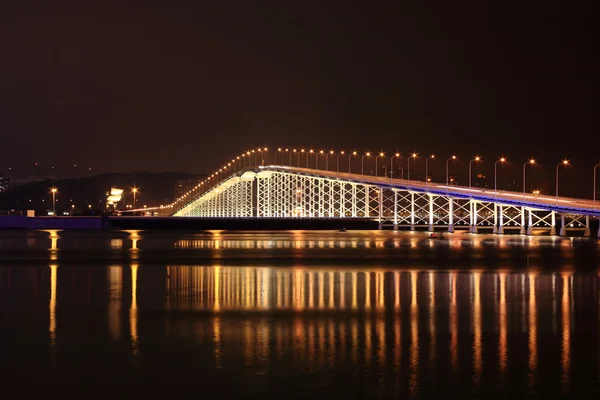 Puente ocupado en macao —  Fotos de Stock
