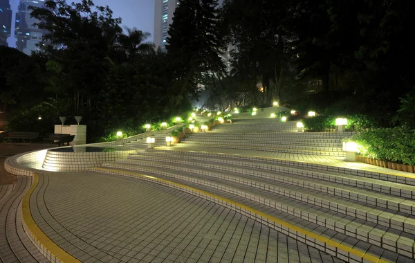 Schody v parku v noci — Stock fotografie