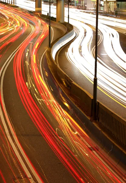 Gece şehir trafik akışları — Stok fotoğraf