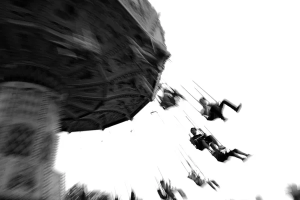 Kul i nöjesparken abstrakt rörelse oskärpa — Stockfoto