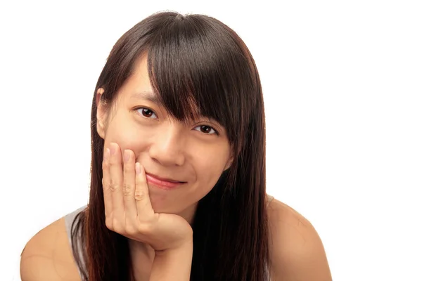 Chinees meisje glimlach geïsoleerd op witte achtergrond — Stockfoto
