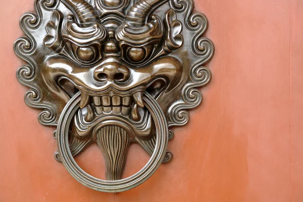 Fechadura da porta do leão — Fotografia de Stock