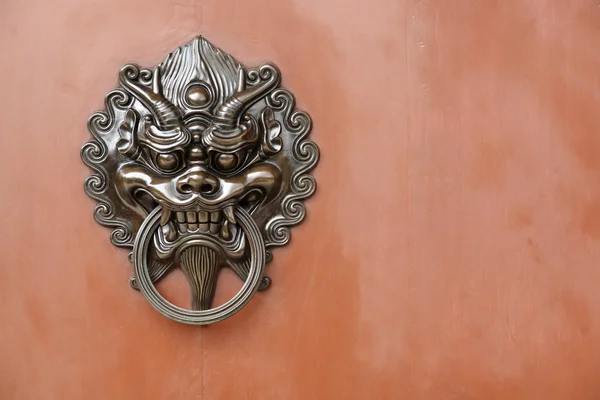 ライオンのドアのロック — ストック写真