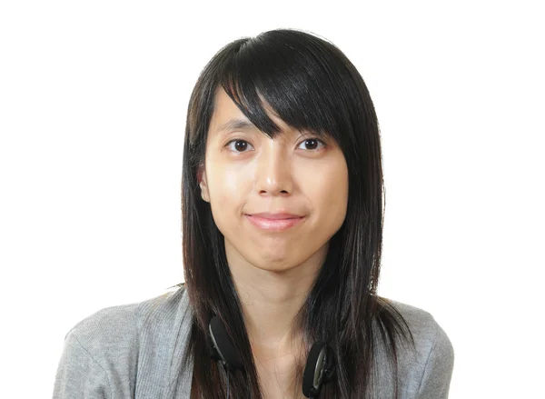 Посміхайтеся китайській дівчині на білому тлі — стокове фото