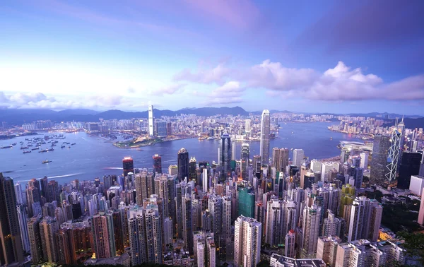 Hongkong i kväll — Stockfoto