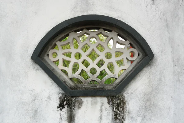 Chiński styl okna w ogrodzie — Zdjęcie stockowe