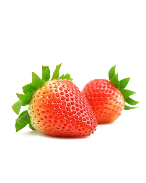 Två jordgubbar på vit bakgrund — Stockfoto