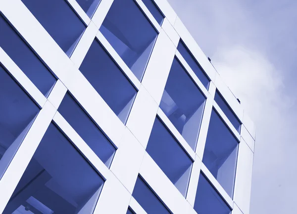 Glazen wand van gebouw — Stockfoto
