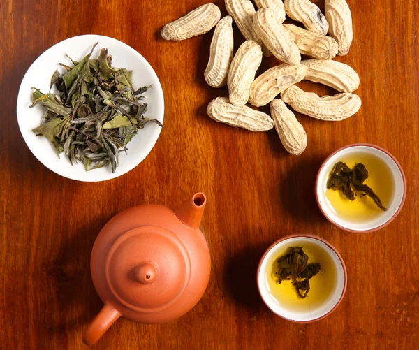 Chinese tea with peanut — Stock Photo, Image