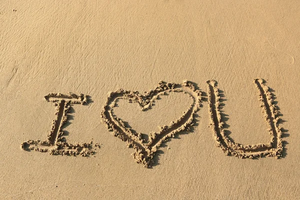 Eu te amo "desenho na praia — Fotografia de Stock
