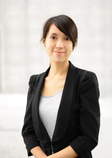 若いアジアのビジネス女性 — ストック写真