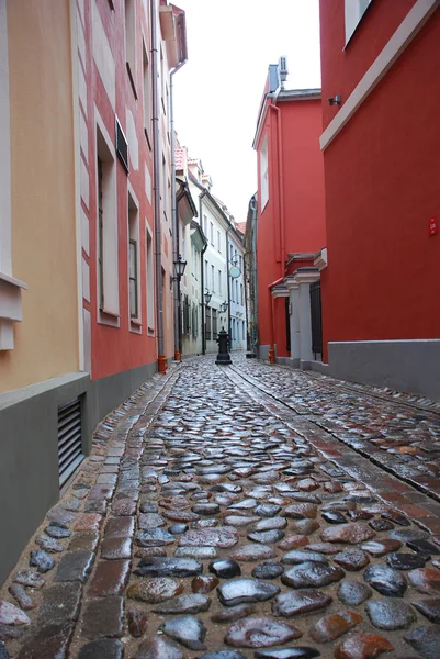 Smal gata i riga i gamla staden — Stockfoto