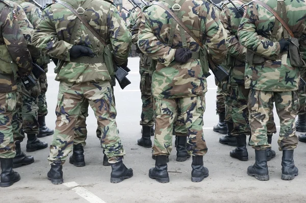 Bouwen van de soldaat voordat parade — Stockfoto