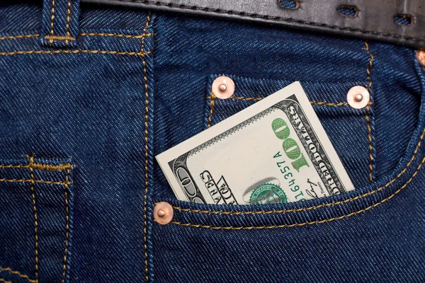 Roket içinde dolarlık banknotlar — Stok fotoğraf