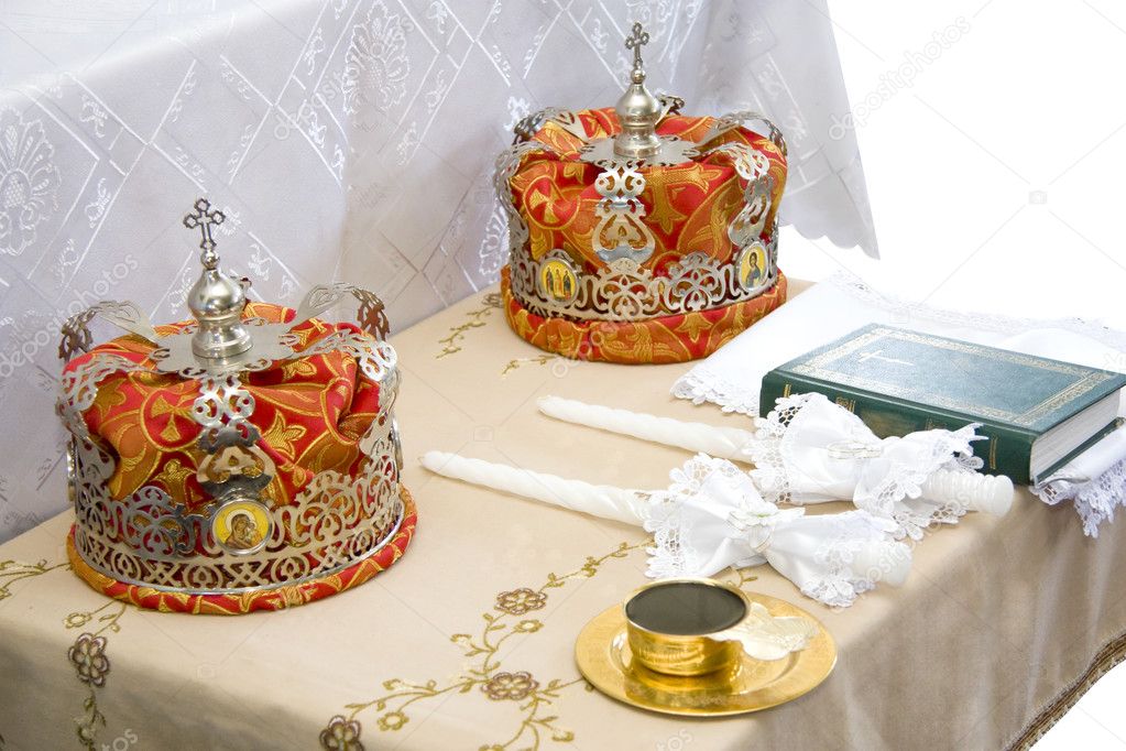 Crowns before wedding