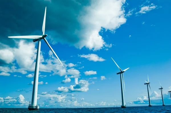 Windmills closer, horizontal — Stock Photo, Image