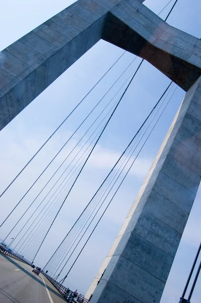 悬索桥的弧形 图库图片