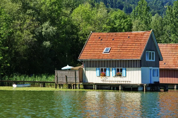 Casa del lago —  Fotos de Stock