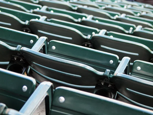 Τα καθίσματα γήπεδο πράσινο — Φωτογραφία Αρχείου