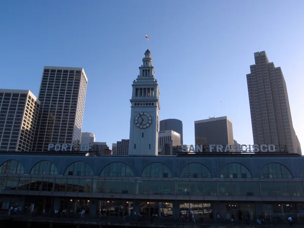 Port of San Francisco Ferry building and cityscape — Stock Photo, Image