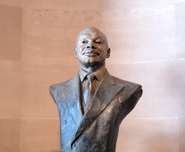 旧金山雕像前市长威利·布朗 — 图库照片