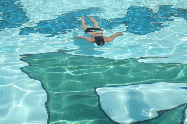 Resort zwembad — Stockfoto