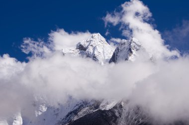 amphu gyabjen ve ama dablam