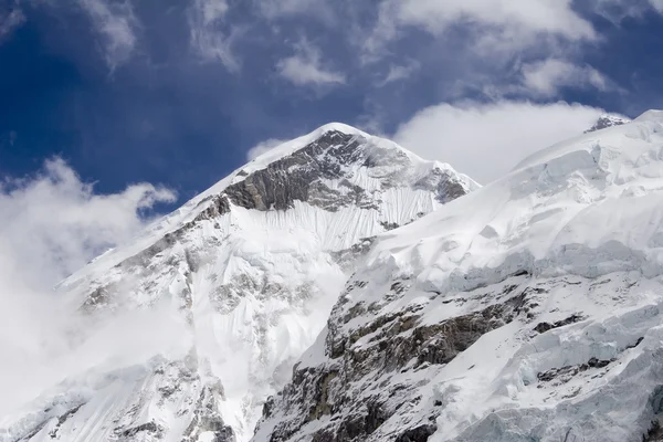 Гора Еверест західного хребта — стокове фото
